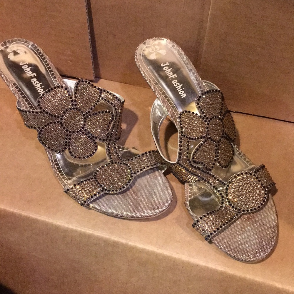 John fashion bling sandals sz8